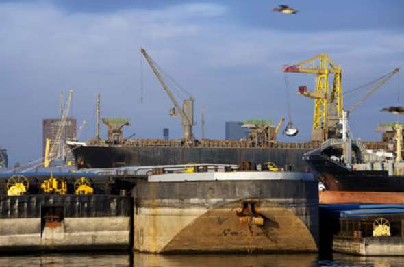 Beeld bij Rotterdamse havenroute