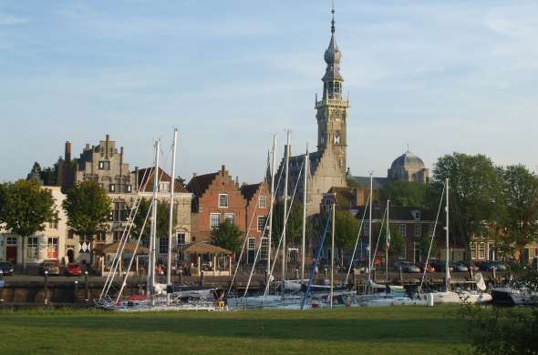 Beeld bij Met de wind door je haar Veere rond