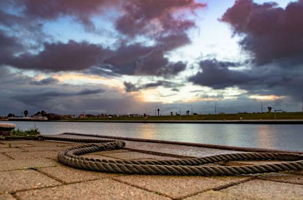 Beeld bij Vanaf Terneuzen langs de kust richting Schoondijke