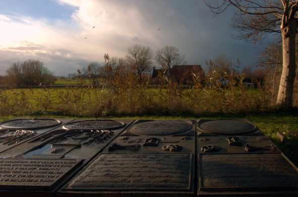 Beeld bij Kerkjes op het Groninger platteland