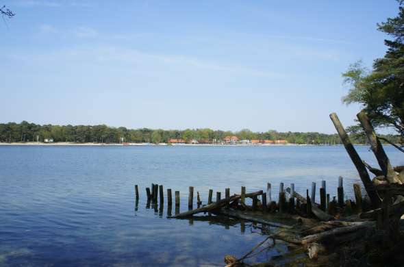 Beeld bij Langs het Blauwe Meer en De IJzeren Man