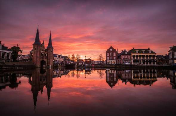 Beeld bij Door historisch Sneek en langs terpdorpen