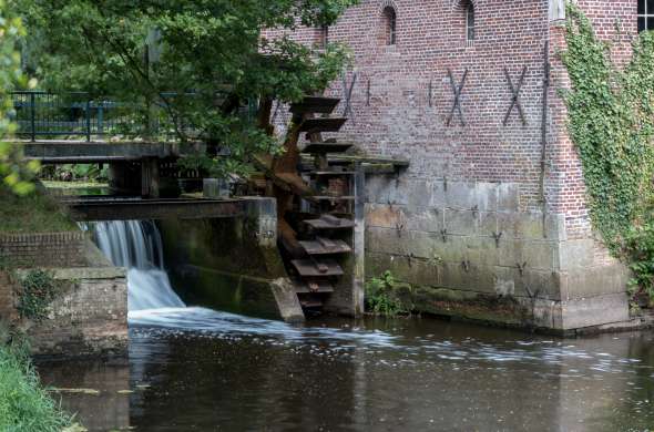 Beeld bij Door het schilderachtige landschap van Winterswijk