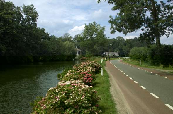 Beeld bij Langs de Vecht