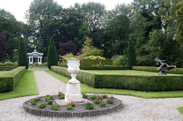 Beeld bij Rond borg Verhildersum