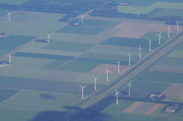 Beeld bij Turen over de Flevopolder